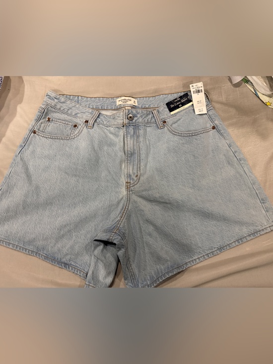 Abercrombie & Fitch Pants - NWT Abercrombie Curve Love Denim Shorts 33